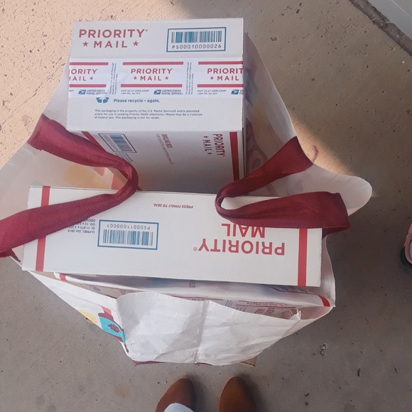 Meet your Posher, Jocelyn - Picture 2 of 2